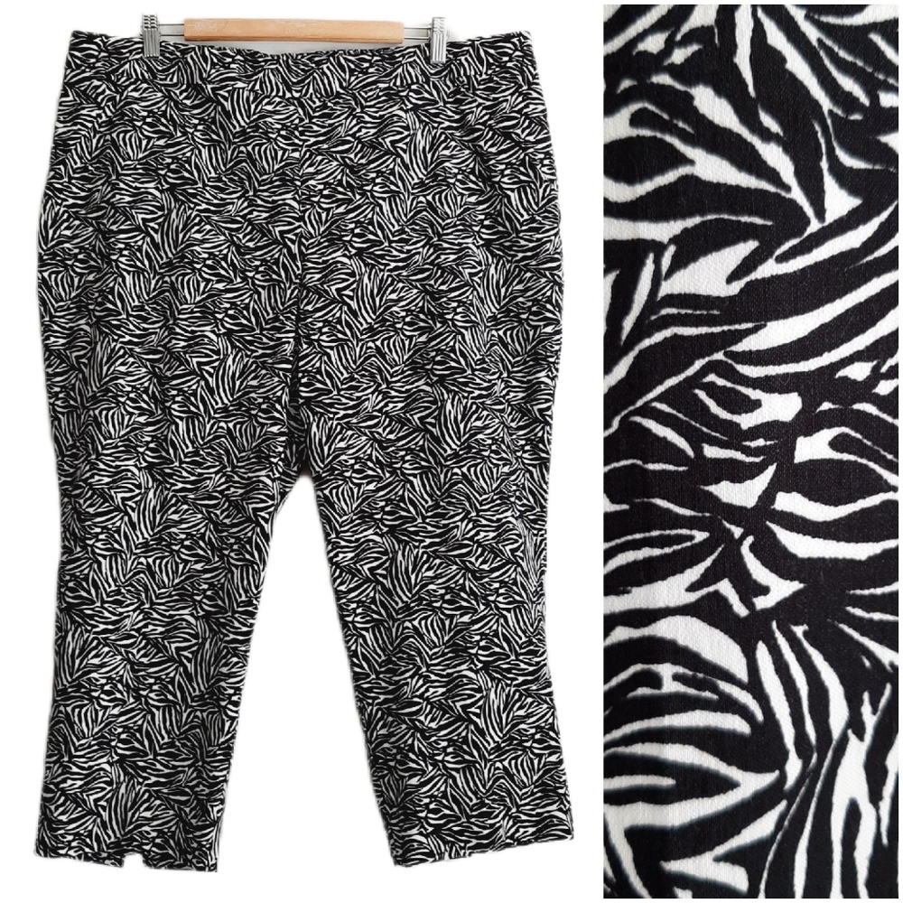 🍒 Dalia Pull-On Capri Crop Pants B&W Abstract Animal Print Sz 20 W